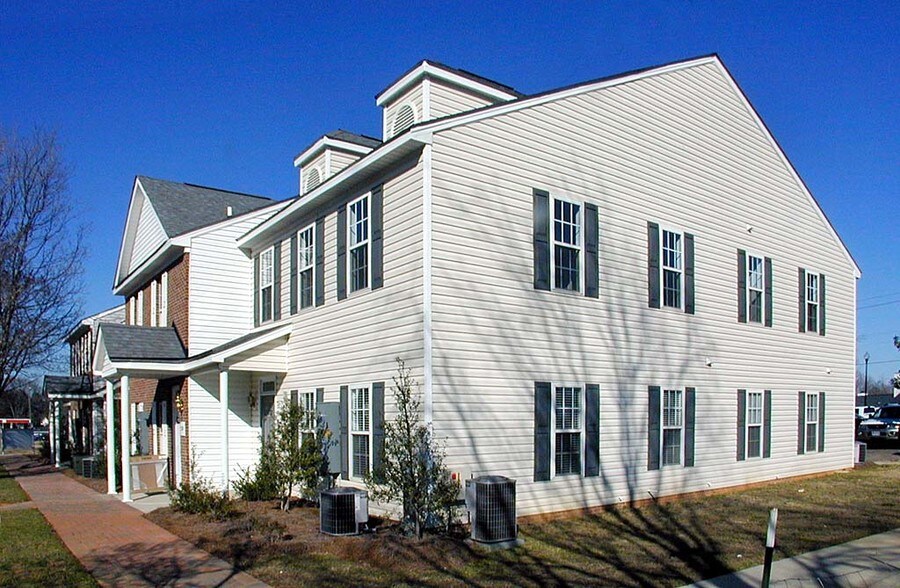 More Photos Of 340-358 S Raleigh St, Holly Springs Office For Lease