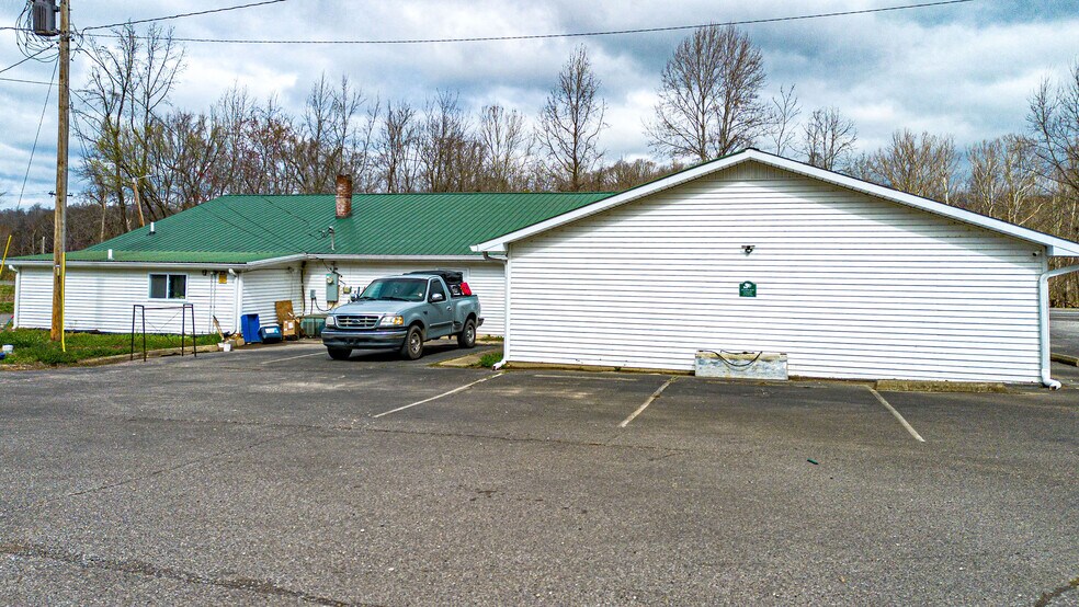 More Photos Of 6641 US Highway 62 W, Kuttawa Flex For Sale