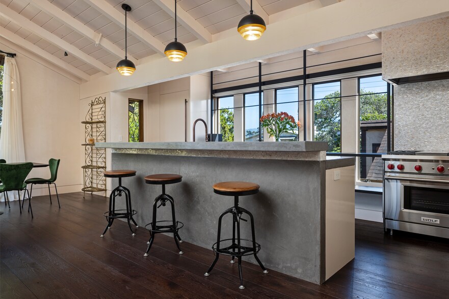 More Photos Of San Carlos NW Of 8th Ave, Carmel Storefront Retail Residential For Lease