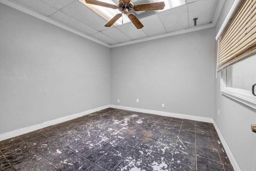 More Photos Of 5895 Memorial Dr, Stone Mountain Unknown For Lease