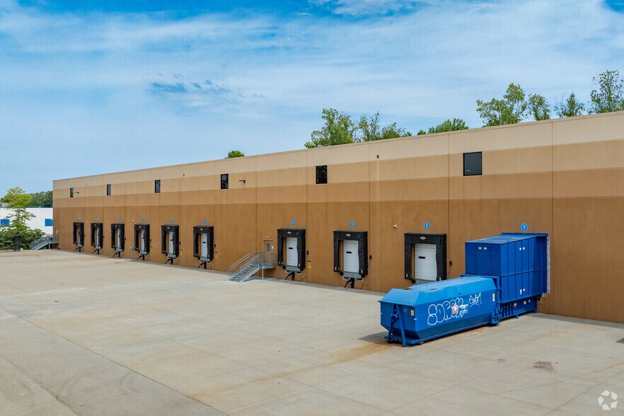 More Photos Of 12415 Old Lagrange Rd, Louisville Warehouse For Lease