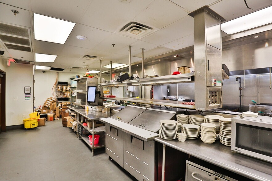 More Photos Of 3040 Capps Way, Opelika Restaurant For Sale