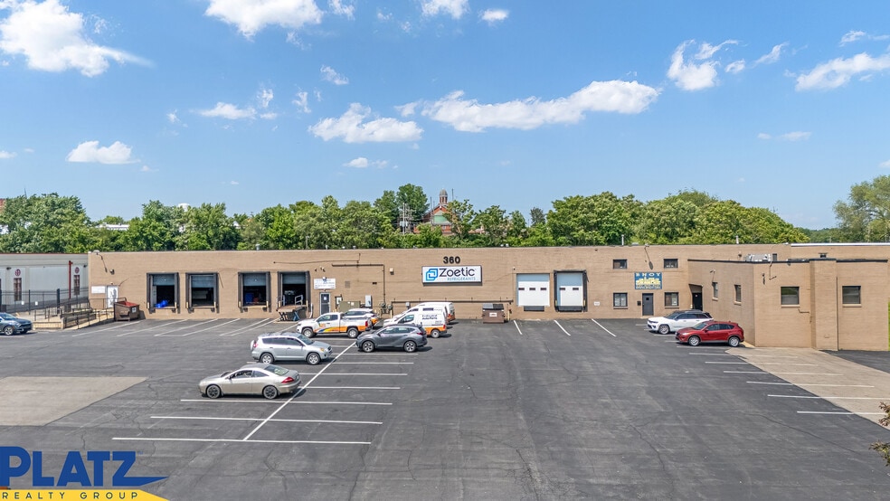More Photos Of 360 E Federal St, Youngstown Manufacturing For Lease