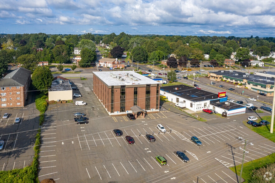 More Photos Of 936 Silas Deane Hwy, Wethersfield Office For Lease