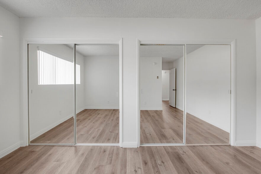 More Photos Of 11733 Mayfield Ave, Los Angeles Apartments For Sale