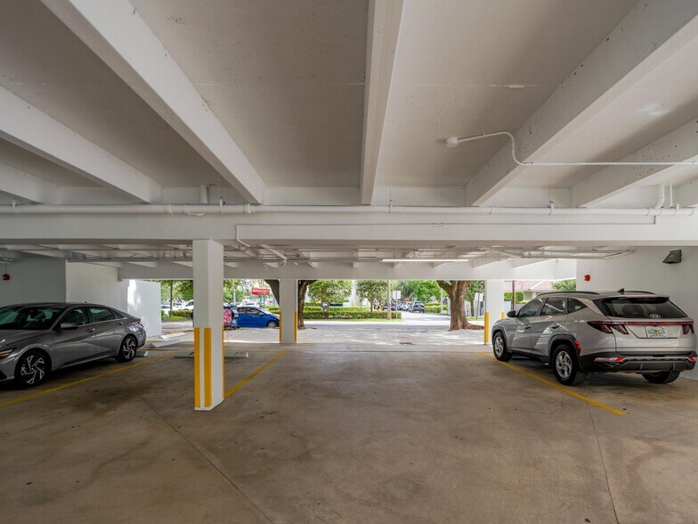 More Photos Of 951 S Le Jeune Rd, Coral Gables Medical For Lease