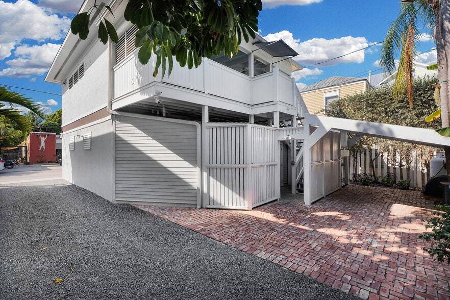 More Photos Of 1011 Truman Ave, Key West Apartments For Lease