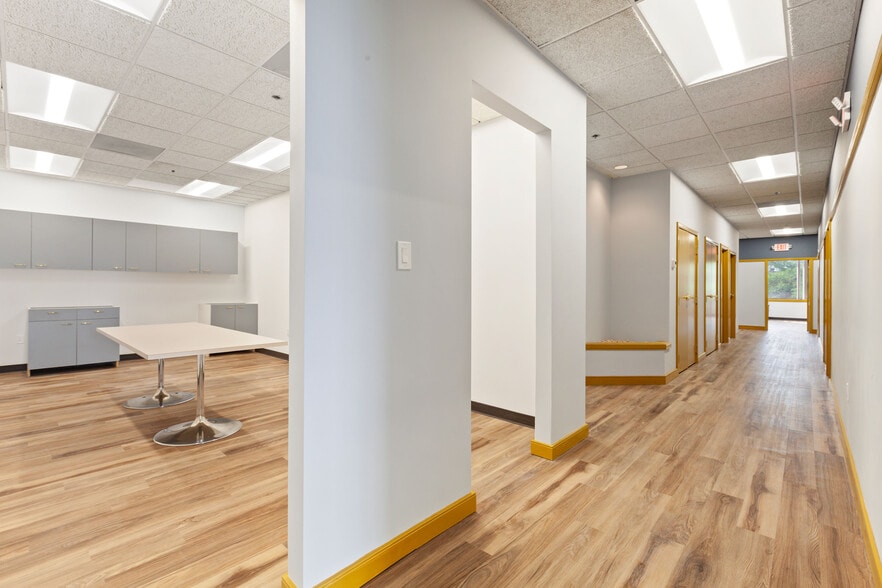 More Photos Of 1025 Berkshire Blvd, Wyomissing Medical For Lease