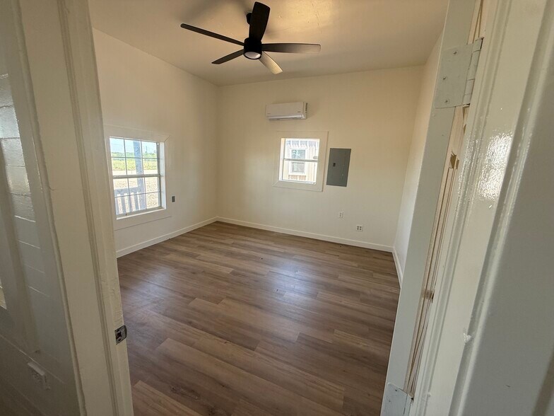 More Photos Of 580 County Road 196, Georgetown Unknown For Lease