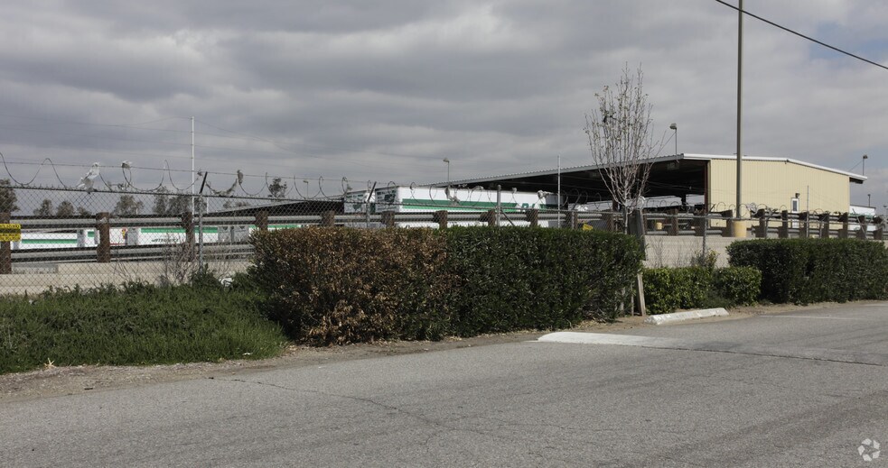 More Photos Of 10223 Calabash Ave, Fontana Truck Terminal For Lease