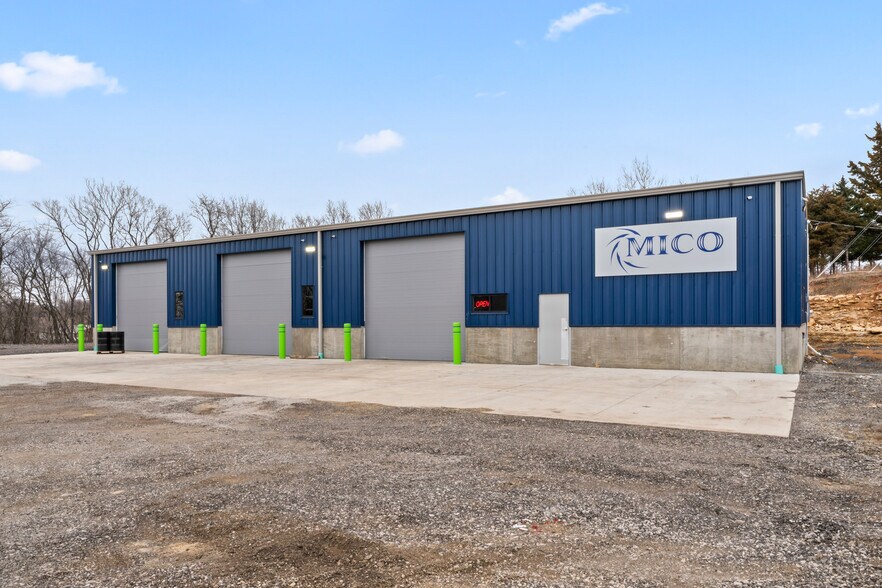 More Photos Of 814 SE Sunnyside School Rd, Blue Springs Warehouse For Sale