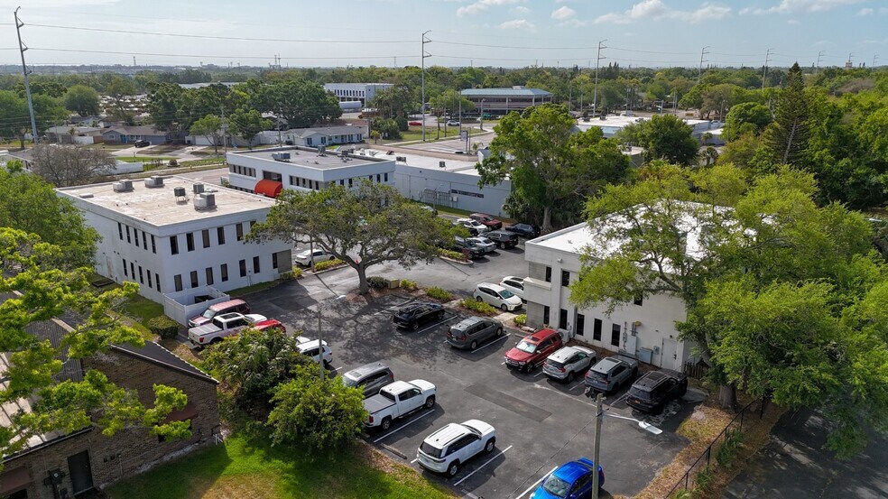 More Photos Of 804 N Belcher Rd, Clearwater Office For Sale