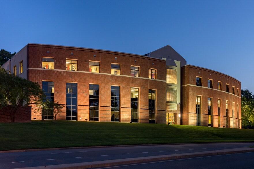 Primary Photo Of 7301 Forest Ave, Richmond Medical For Lease