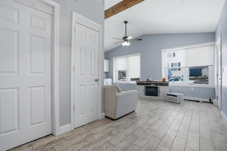 More Photos Of 632 Fall River Ave, Seekonk Apartments For Sale