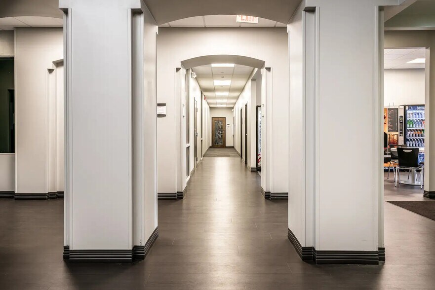 More Photos Of 4010 DuPont Cir, Louisville Medical For Lease