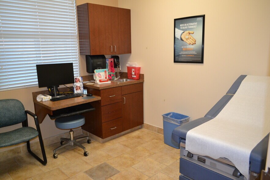 More Photos Of 6606 Stadium Dr, Zephyrhills Medical For Sale