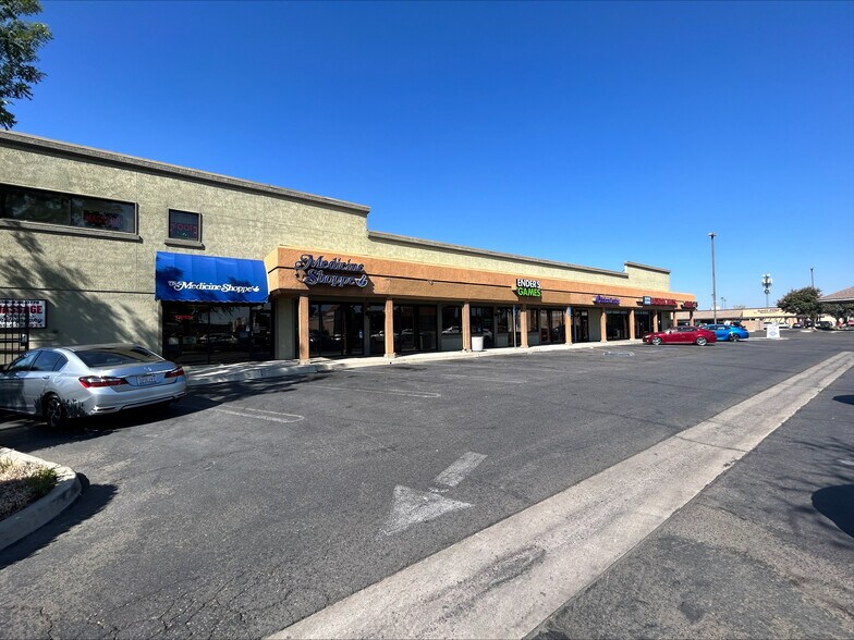 More Photos Of 195 W Shaw Ave, Clovis General Retail For Lease