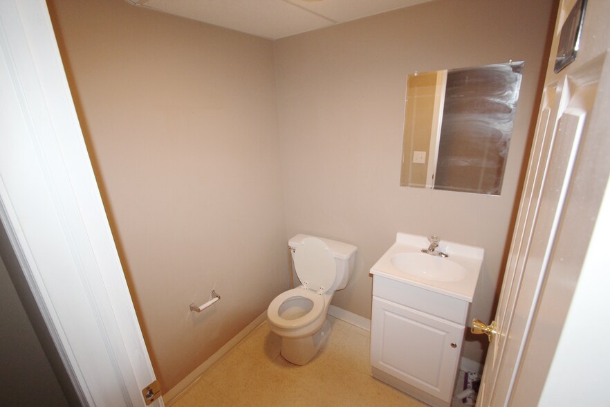 More Photos Of 150 E Sprague Rd, Broadview Heights Office For Lease