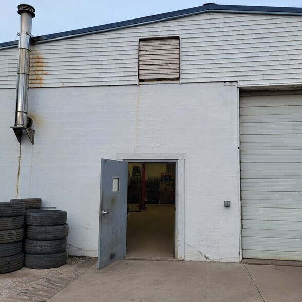 More Photos Of 61 Sullivan St, Wurtsboro Showroom For Sale