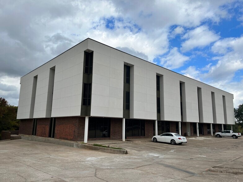 More Photos Of 6900 Anderson Blvd, Fort Worth Office For Lease