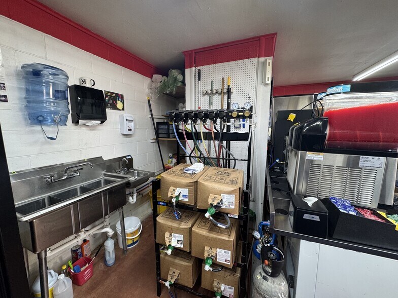 More Photos Of 12001 Slaughterville Rd, Lexington Convenience Store For Sale