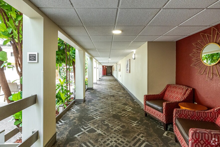 More Photos Of 5105 S Howell Ave, Milwaukee Hotel For Sale