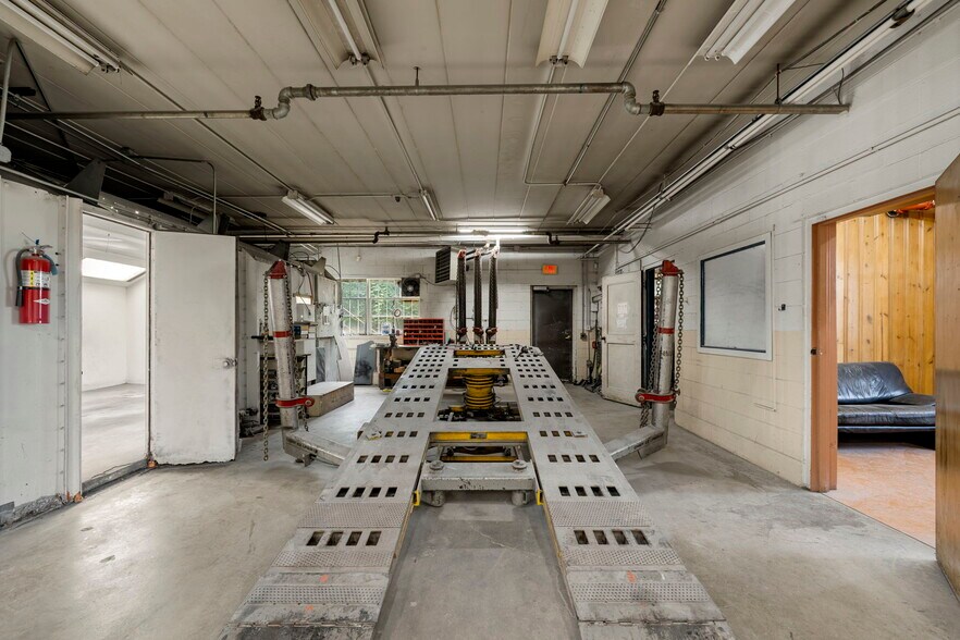 More Photos Of 1765 Busse Hwy, Des Plaines Warehouse For Sale