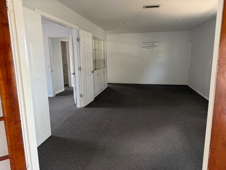 More Photos Of 1041 28th St, Orlando General Retail For Sale