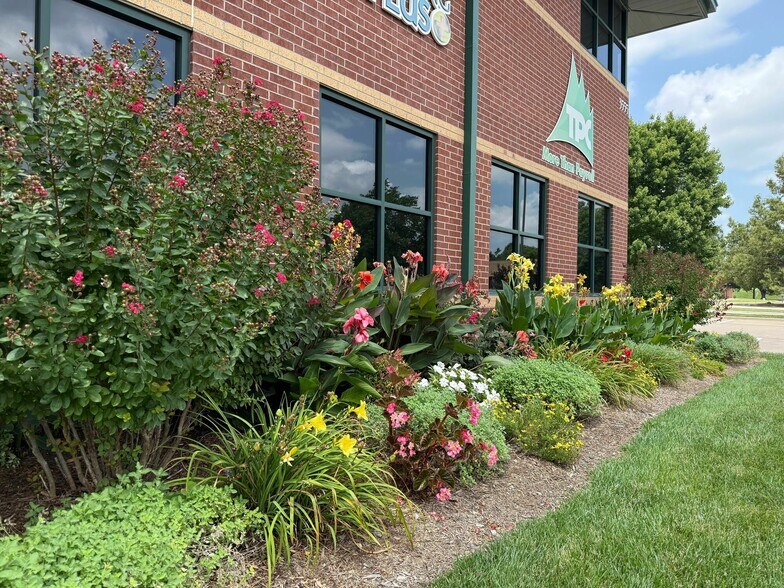 More Photos Of 3555 S Culpepper Cir, Springfield Office For Lease