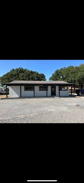 More Photos Of 817 FM 1810, Decatur Trailer Camper Park For Sale