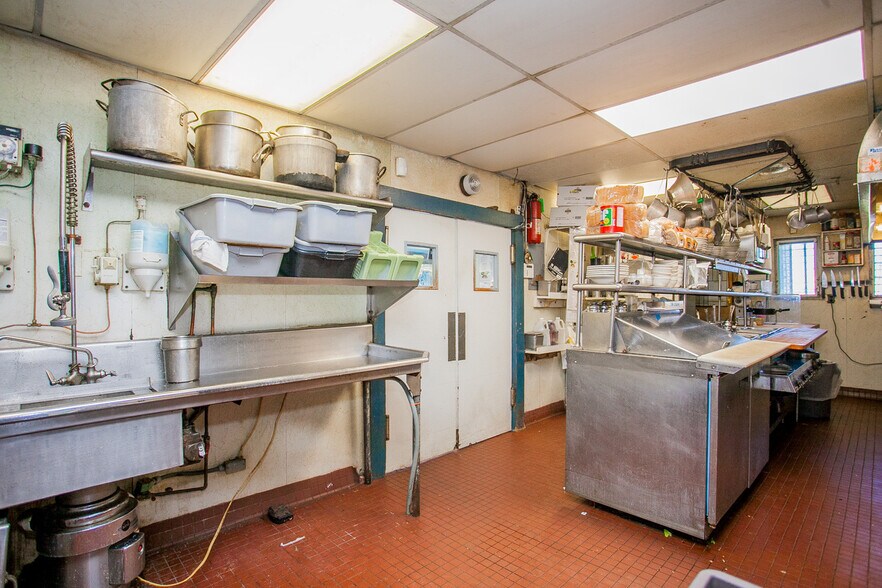 More Photos Of 6053 Ridge Ave, Philadelphia Restaurant For Sale