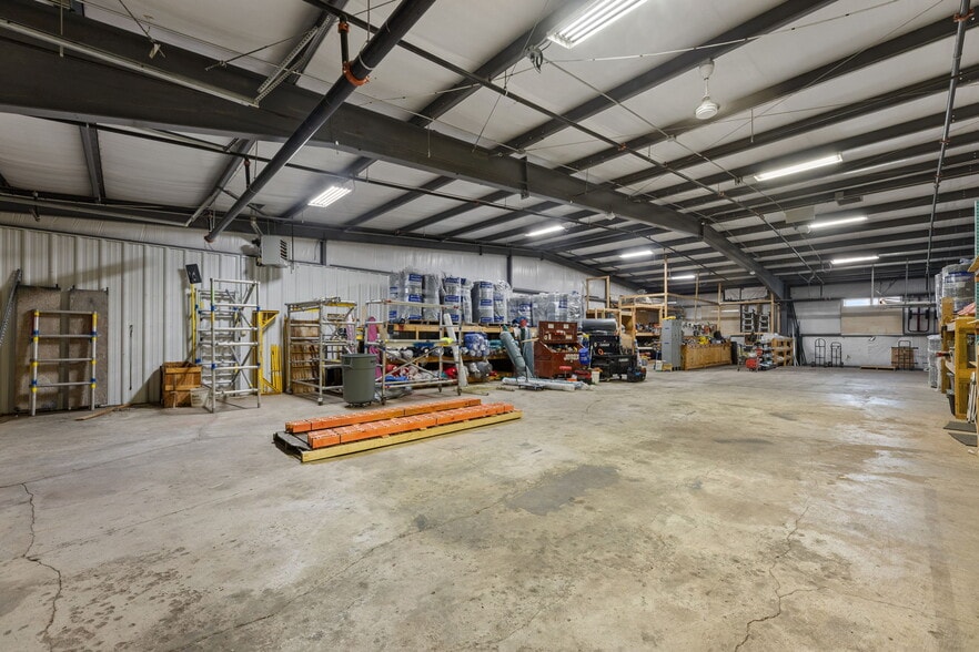 More Photos Of 900 W Miller Rd, Iola Manufacturing For Sale