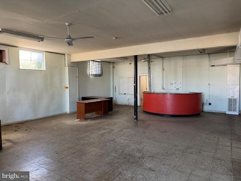 More Photos Of 101 Center St, Mount Airy Warehouse For Sale