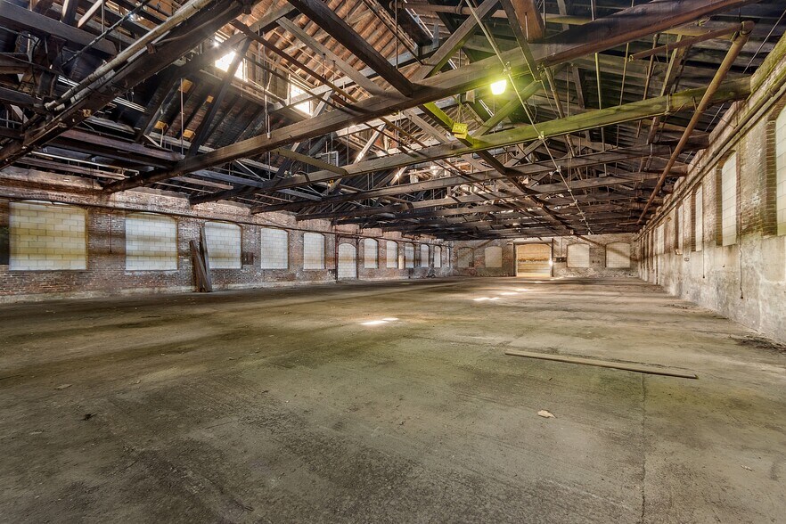 More Photos Of 70 W River St, Orange Warehouse For Lease