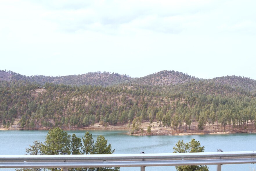 More Photos Of 404 3rd St, Capitan Flex For Sale