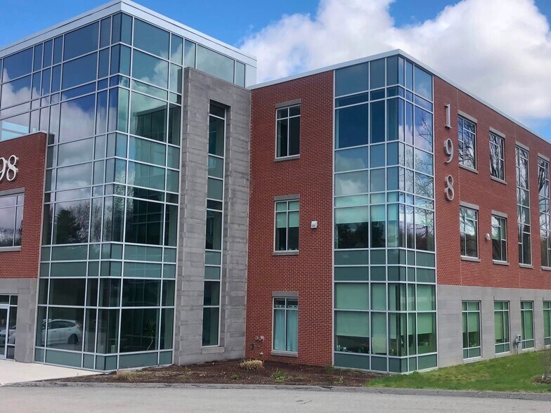 More Photos Of 198 Charlton Rd, Sturbridge Medical For Lease