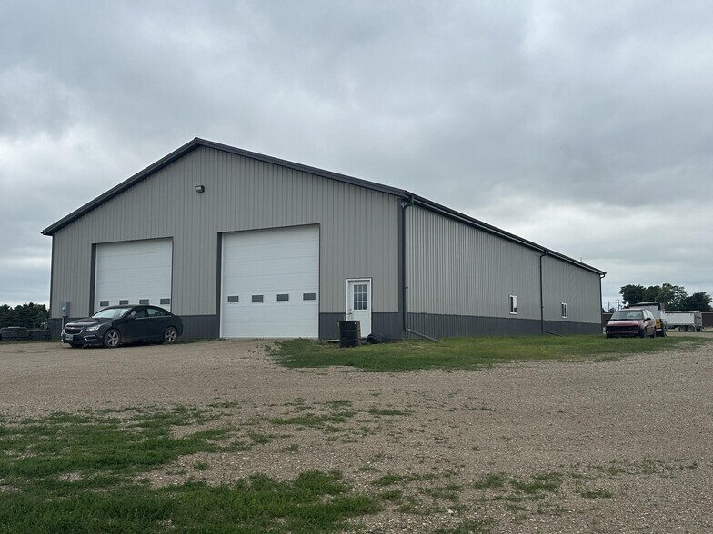 More Photos Of 200 Chestnut Ave, Ipswich Flex For Sale