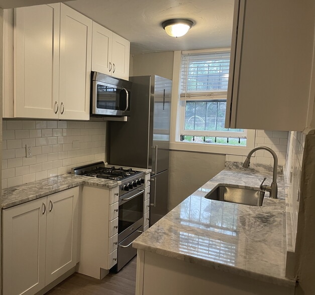More Photos Of 146 N Logan St, Denver Specialty For Sale