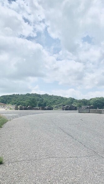 More Photos Of 7 Frontage Rd, Clinton Township Warehouse For Lease