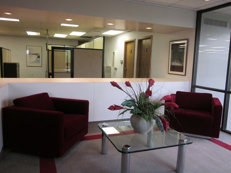 More Photos Of 7056 Corporate Way, Dayton Office For Lease