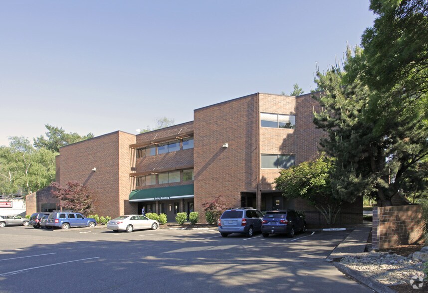 More Photos Of 5441 S Macadam Ave, Portland Office For Lease