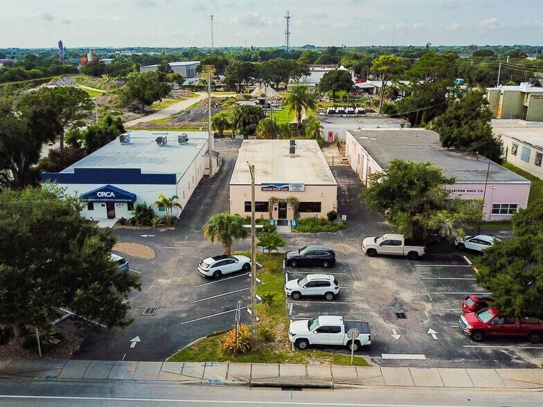 More Photos Of 1239 16th St, Vero Beach Storefront For Sale
