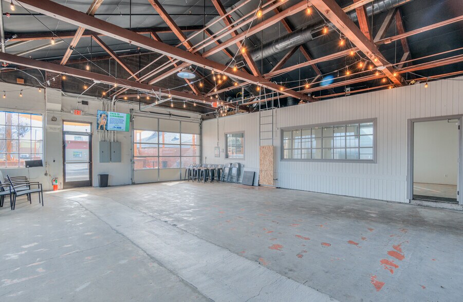 More Photos Of 420 N Main St, Prineville Restaurant For Lease