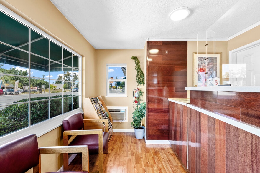 More Photos Of 1736 Santa Rosa Ave, Santa Rosa Hotel For Sale