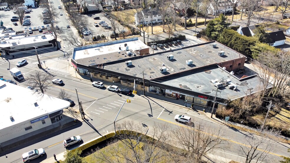 More Photos Of 585 Plandome Rd, Manhasset Medical For Lease