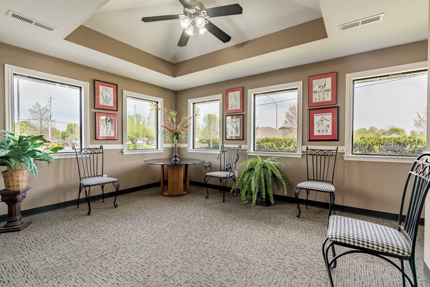 More Photos Of 1000 S West End St, Springdale Office For Lease