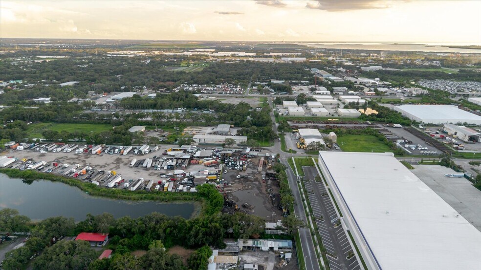 More Photos Of 5404 24th Ave S, Tampa Auto Salvage Facility For Sale