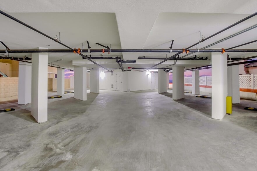 More Photos Of 3449 Ocean Front Walk, San Diego Apartments For Sale