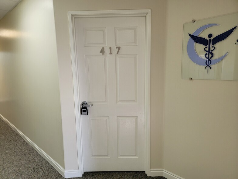 More Photos Of 411-423 N Orem Blvd, Orem Medical For Lease