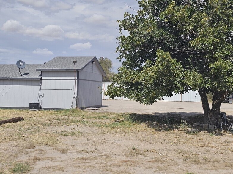 More Photos Of 11010 W Joan Dr, Odessa Warehouse For Sale